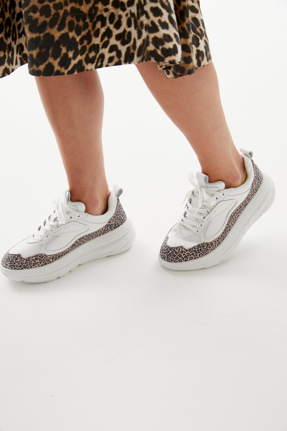 THURMAN ANIMAL WHITE