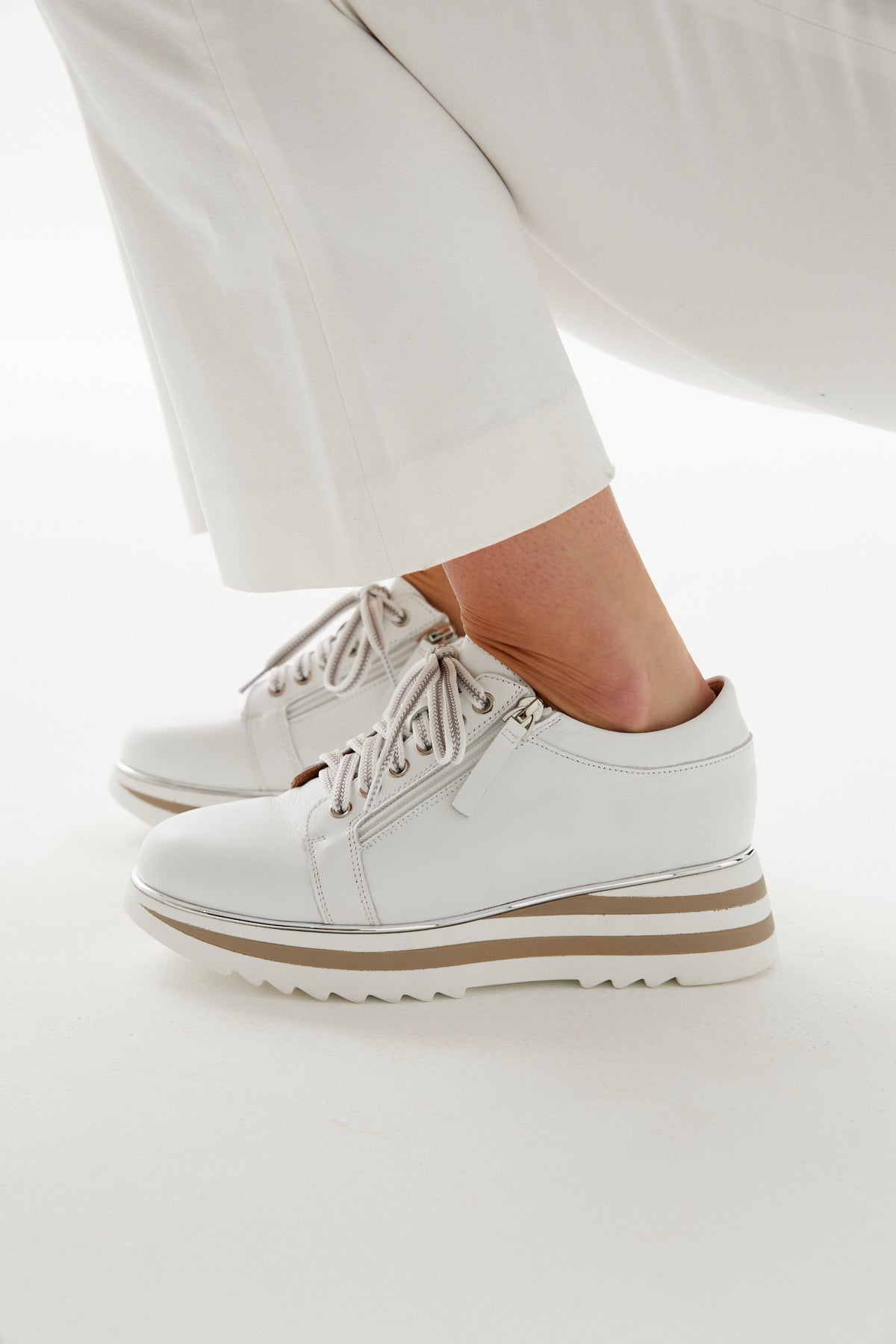 Steve madden alley white hotsell